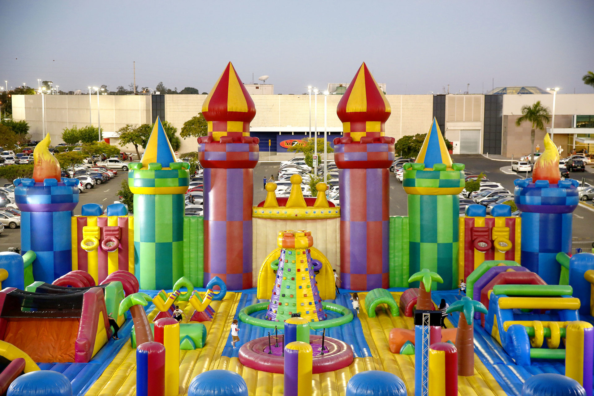 Parque da Galinha Pintadinha: Encantando os Pequenos com Personagens Amados - inspiração 2