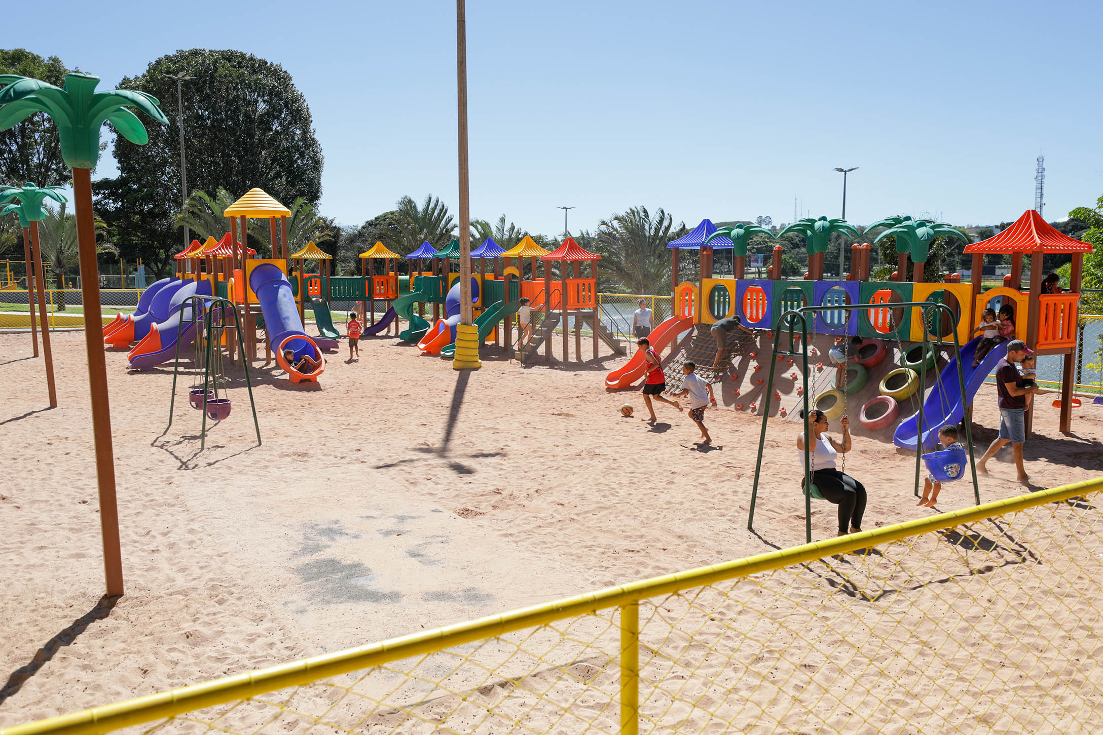 Espaço Cultural Renato Russo 508 Sul: Cultura e Lazer em um Ambiente Protegido - inspiração 1