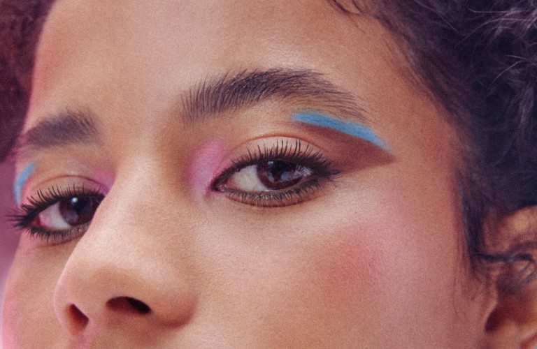 Como Criar Linhas Nítidas com Batom: Segredos de Profissional - inspiração 1