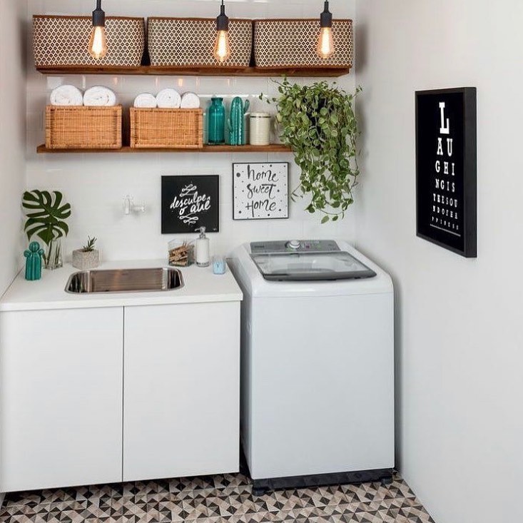 Use Organizadores Verticais: Prateleiras e Nichos Inteligentes - inspiração 1