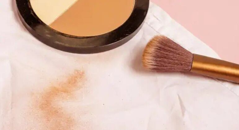 Batom e Gloss: Atenção Vermelha Contra Manchas Coloridas - inspiração 2