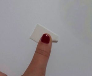 Raspador de Plástico ou Cartão: Ferramentas Essenciais para Não Arranhar - inspiração 1