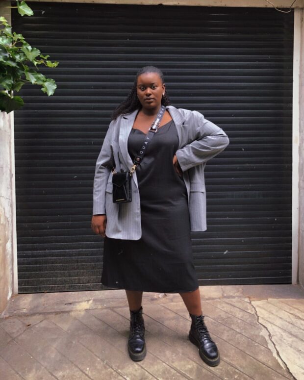 Vestidos Minimalistas e o Poder do Coturno Statement - inspiração 1