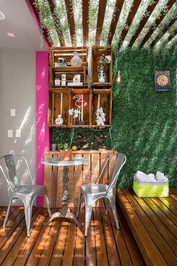 Plantas que Florescem: O Verde que Valoriza Seu Deck - inspiração 1