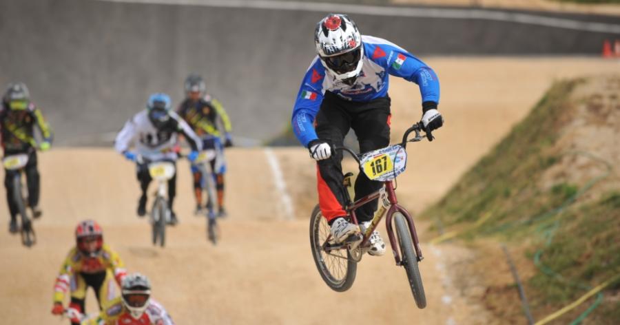 Agachamento com Salto: O Clássico Que Queima e Impulsiona - inspiração 2