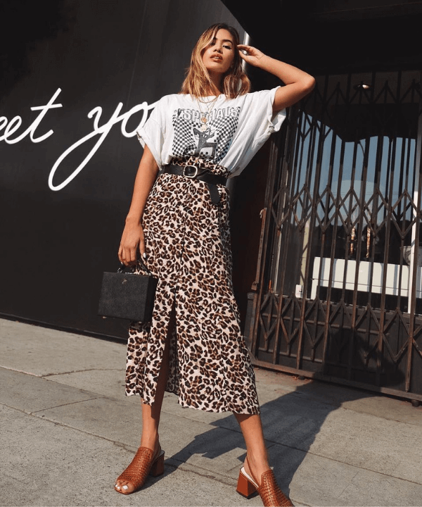 T-Shirt com Estampa Divertida + Saia Midi Assimétrica: Modernidade e Charme - inspiração 2
