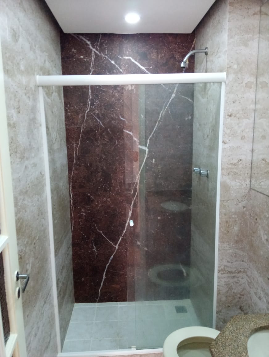 Revestimento Adesivo Tipo Mosaico: Um Toque de Arte no Banheiro - inspiração 2