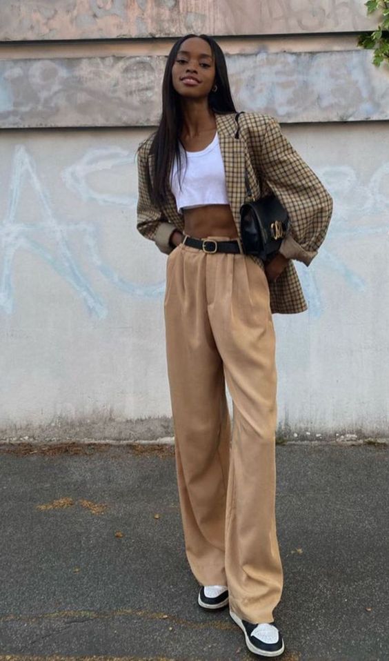 Alfaiataria Colorida com Blusas Estampadas: Ousadia na Medida Certa - inspiração 2