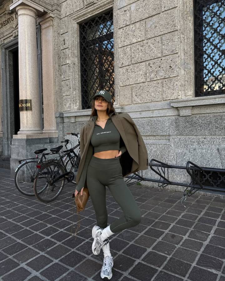 Minimalismo Chic: Legging e Peças Neutras - inspiração 2