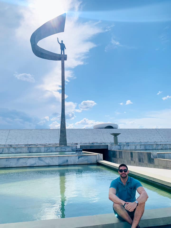 Opções de Lanches e Souvenirs Perto do Memorial - inspiração 2