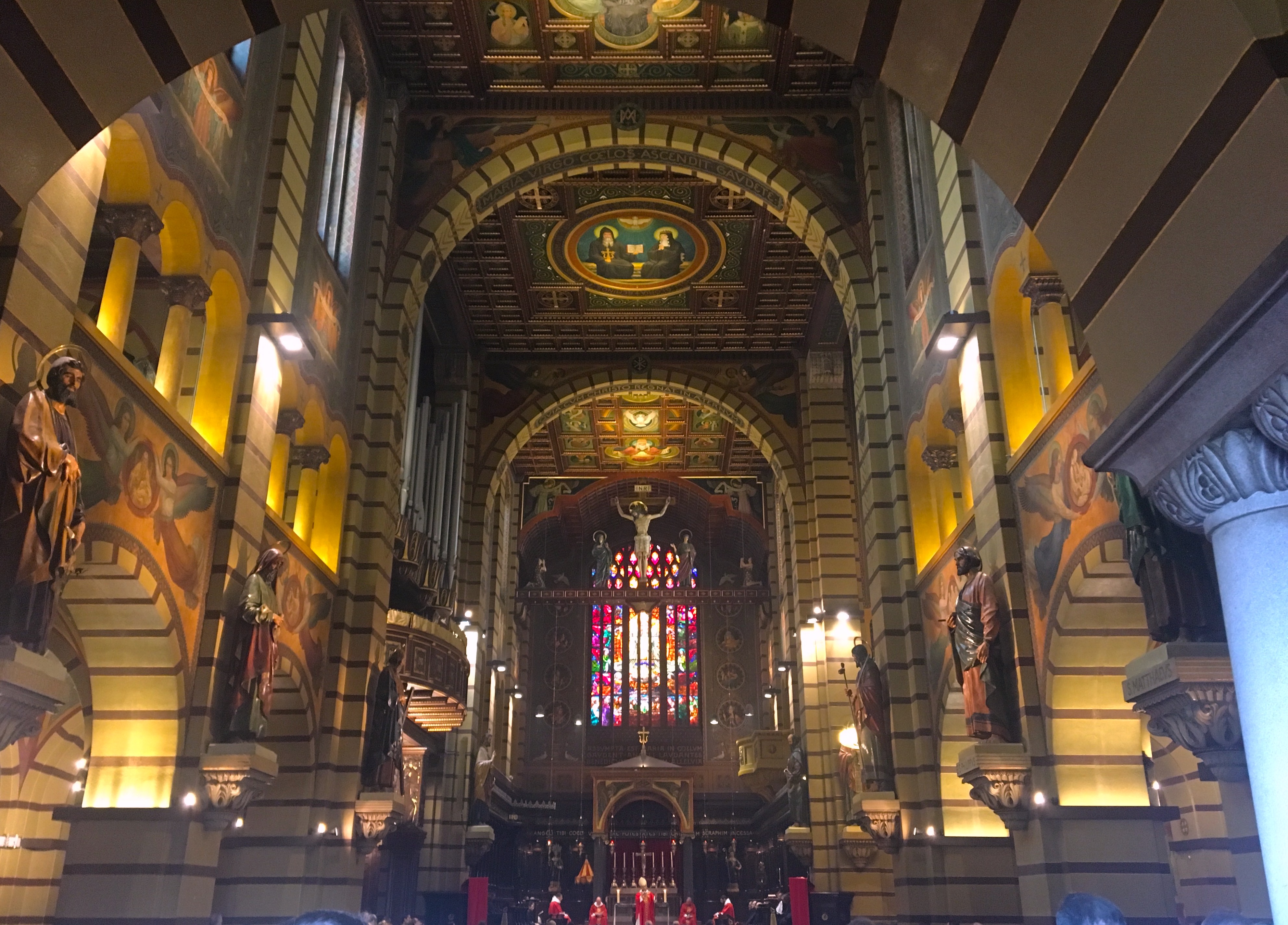 A História por Trás das Paredes Sagradas - inspiração 2