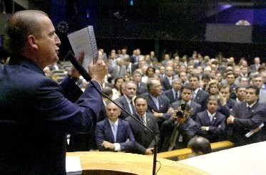 Bancada da Bala em banheiros: elegância e praticidade - inspiração 1