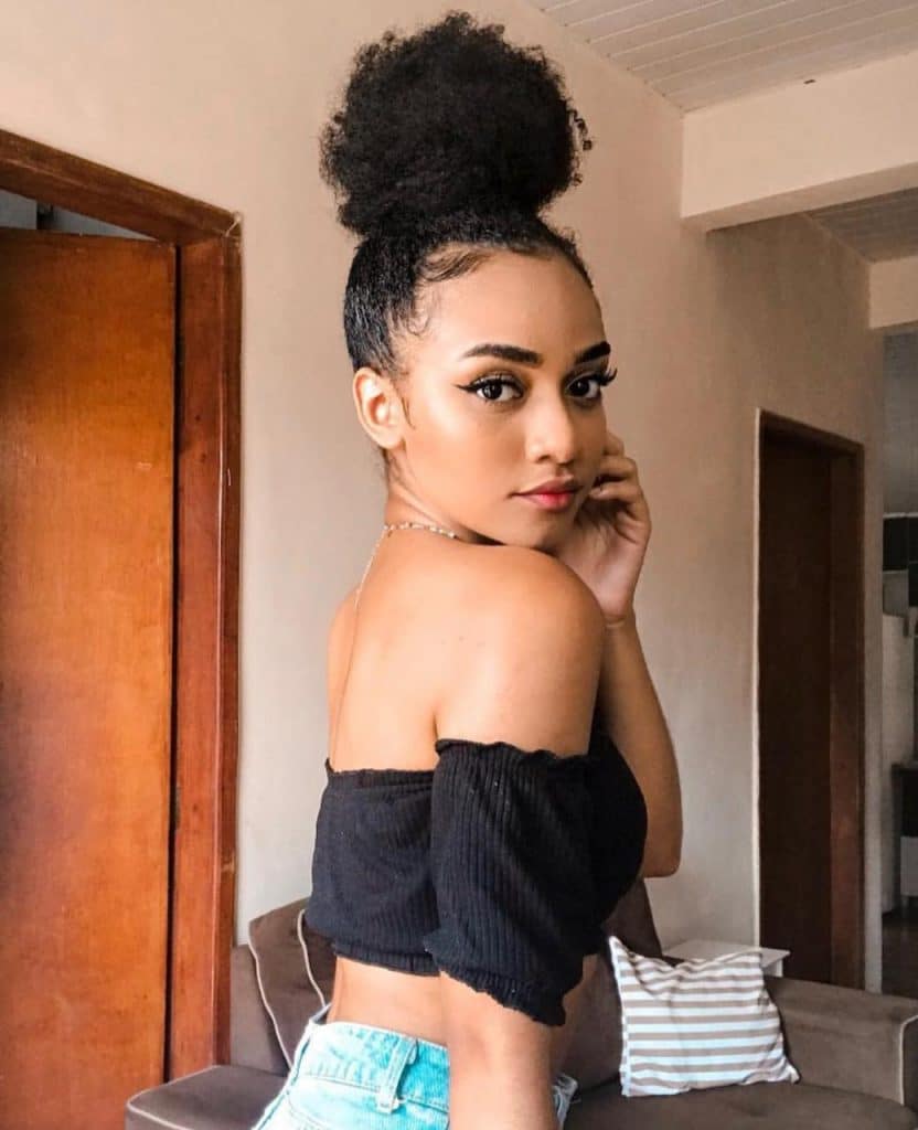 Penteados com Fios Soltos: A Liberdade de Movimento com Glamour - inspiração 2