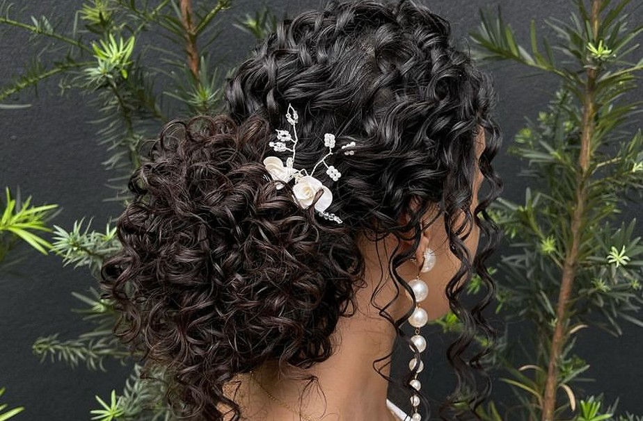 O Charme das Tiara e Faixas: Um Toque Real para Seu Cabelo - inspiração 2