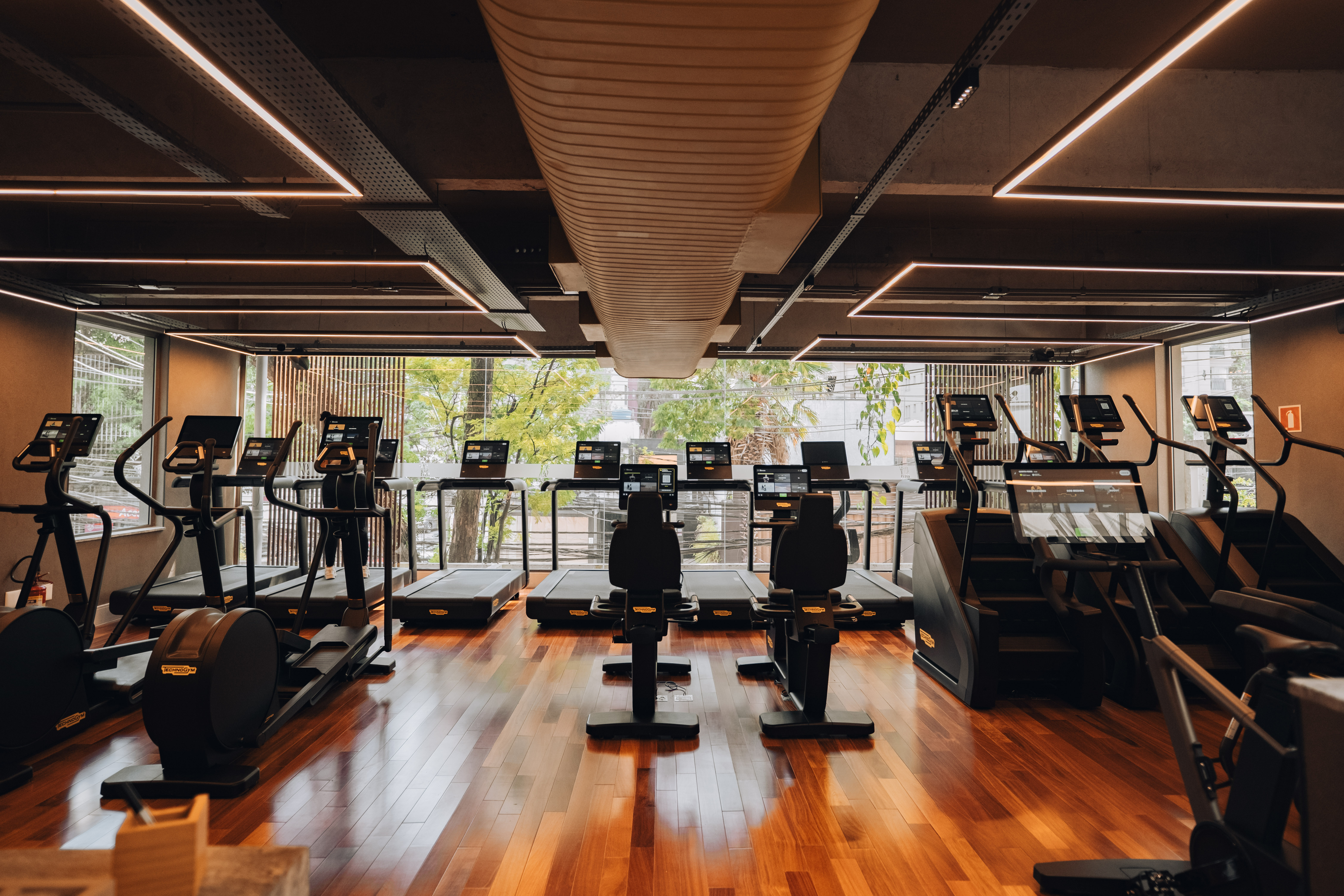 5 ideias de títulos:
1. Guia Completo: Academias 24 Horas em Brasília e Região
2. Treine a Qualquer Hora: Descubra as Academias 24/7 no DF
3. Bluefit e Mais: As Melhores Redes de Academia 24 Horas em Brasília
4. Além do Horário Comercial: Opções de Academias 24 Horas em Brasília
5. Academias 24 Horas em Brasília: Onde Encontrar e O Que Esperar