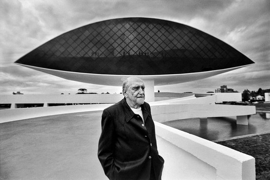 arquitetura de oscar niemeyer em brasília