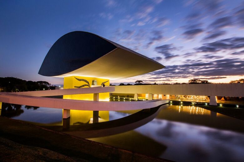 arquitetura de oscar niemeyer em brasília