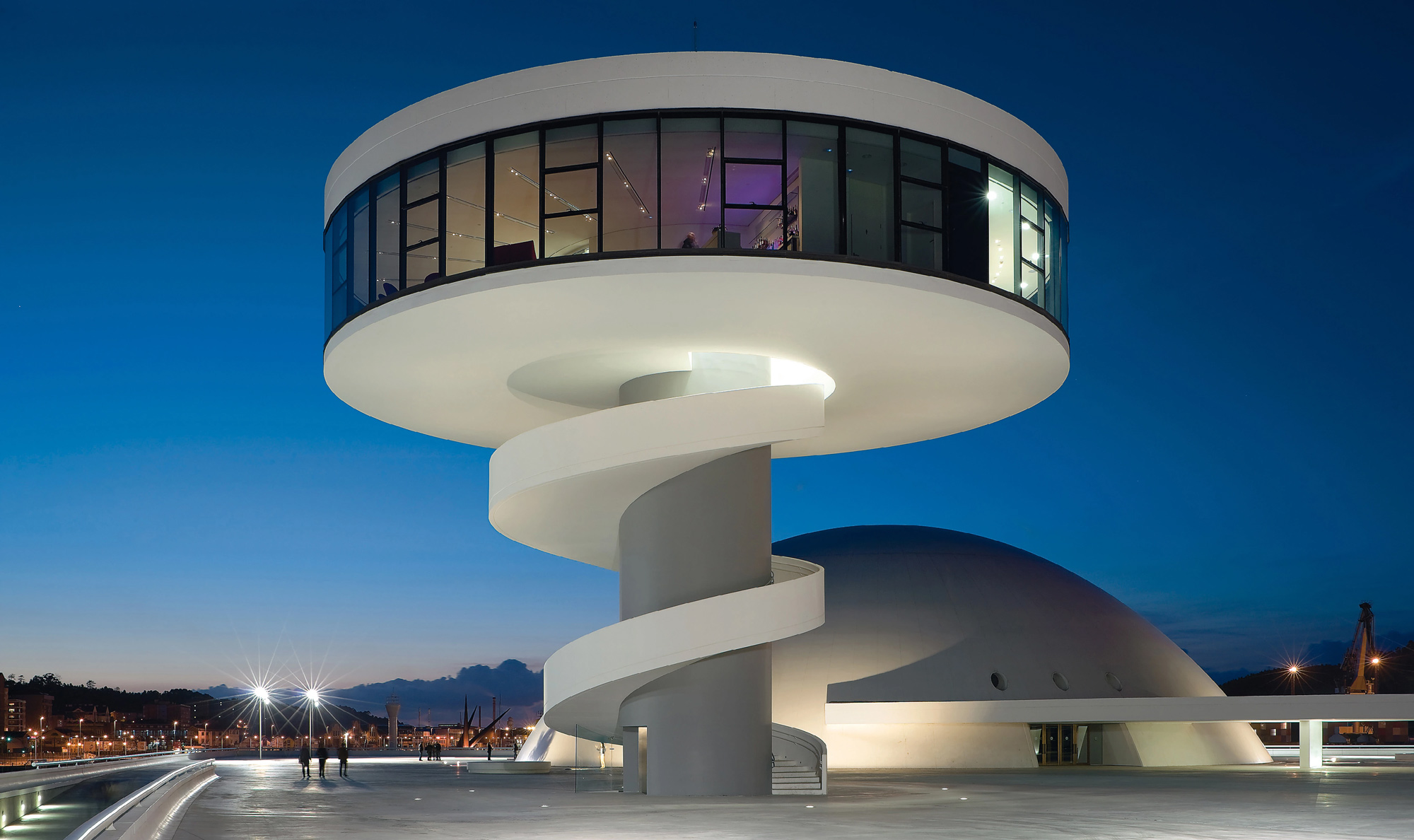 arquitetura de oscar niemeyer em brasília