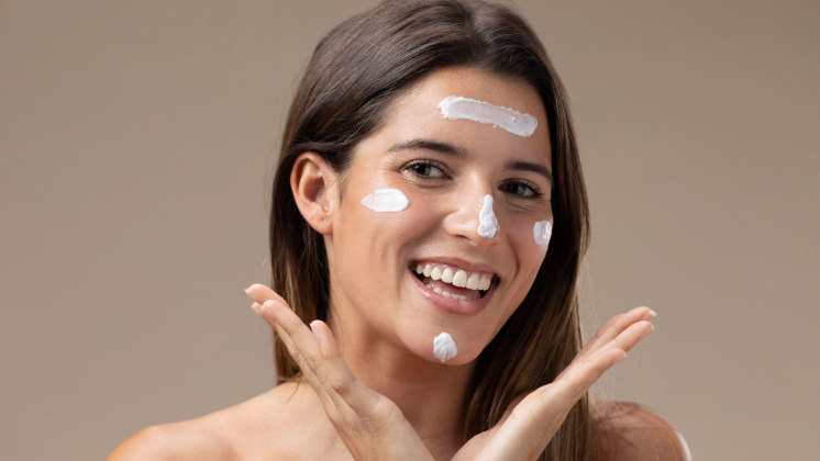 benefícios de usar protetor solar diariamente