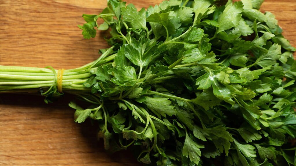Chá de Salsa na Gravidez: É Seguro?