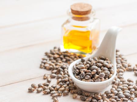 Óleo de rícino para cílios: mitos e verdades