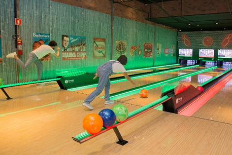 Como organizar uma festa de aniversário no Striker Boliche