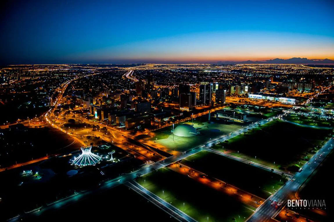 Descubra a Arquitetura de Niemeyer na Esplanada dos Ministérios