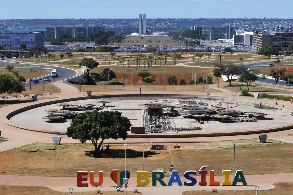 Os 5 Monumentos Imperdíveis em Brasília para Visitar de Carro
