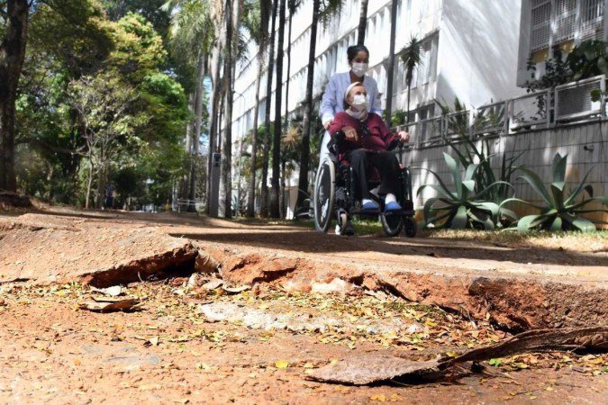 1. Guia Completo de Acessibilidade em Brasília para Idosos
2. Os Melhores Pontos Turísticos Acessíveis para a Terceira Idade no DF
3. Transporte Público e Privado: Opções Acessíveis para Idosos em Brasília
4. Serviços de Apoio e Lazer para Idosos em Brasília: Um Panorama
5. Desafios e Soluções para a Mobilidade Urbana de Idosos em Brasília