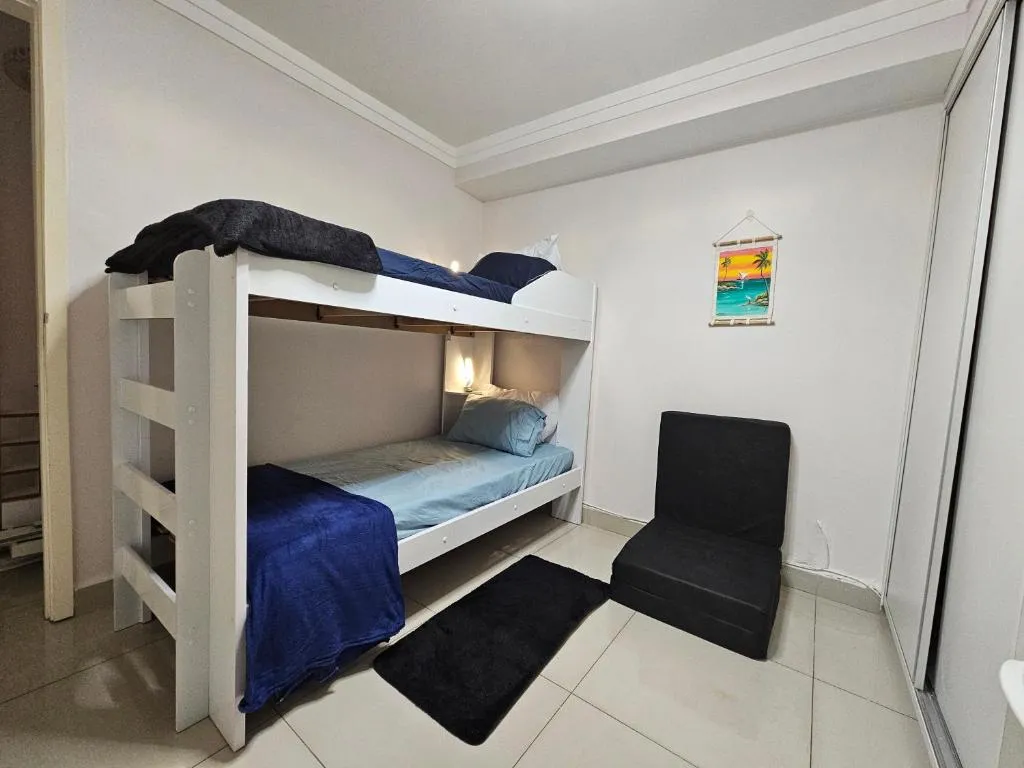 5 ideias de títulos:
1. Guia Completo de Hostels em Brasília para Mochileiros
2. Descubra os Hostels Mais Bem Avaliados na Asa Norte de Brasília
3. Hostels em Brasília: Opções Econômicas e Confortáveis para Sua Viagem
4. Como Escolher o Hostel Ideal em Brasília: Dicas Essenciais
5. Explorando Brasília: Hostels Próximos à UnB e Pontos Turísticos