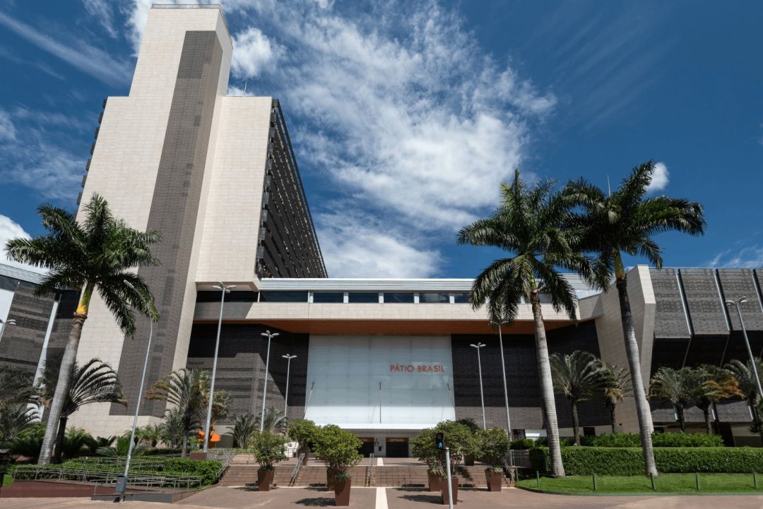 Dicas para Economizar nas Compras em Outlets e Feiras de Brasília