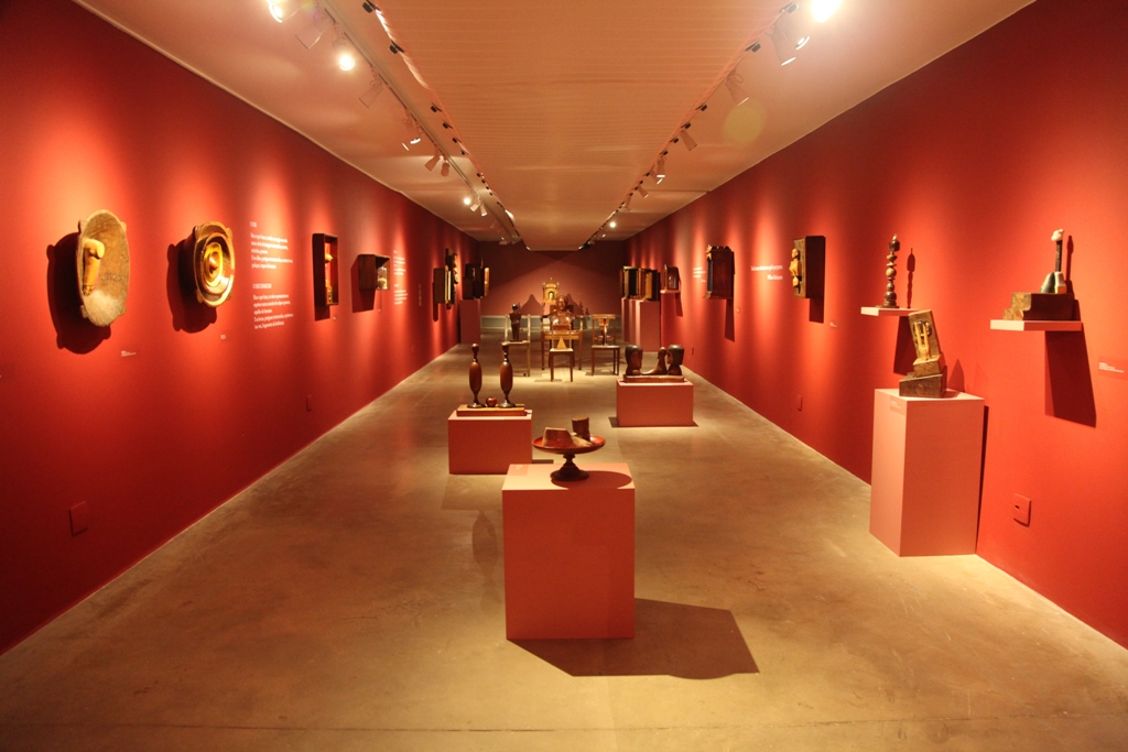 A Importância do Riso na Cultura: Destaques da Exposição 'O Reinado do Riso' em Brasília