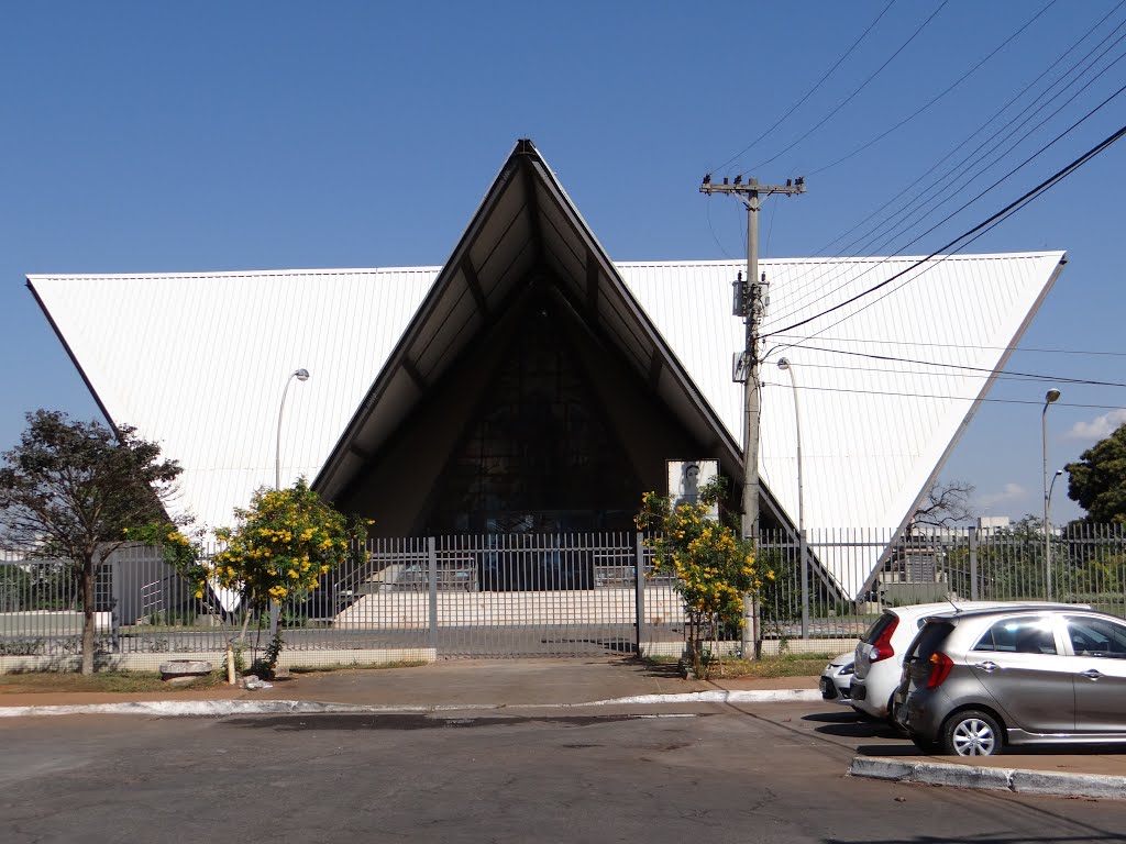 catedral rainha da paz brasília