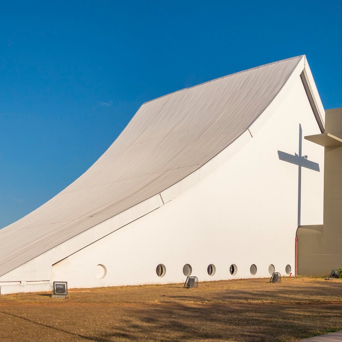 História da Arquitetura da Catedral Militar Rainha da Paz