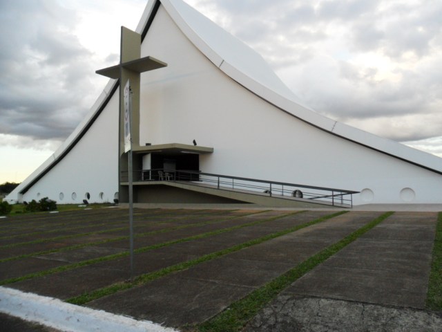 A Acústica Notável da Catedral Militar Rainha da Paz