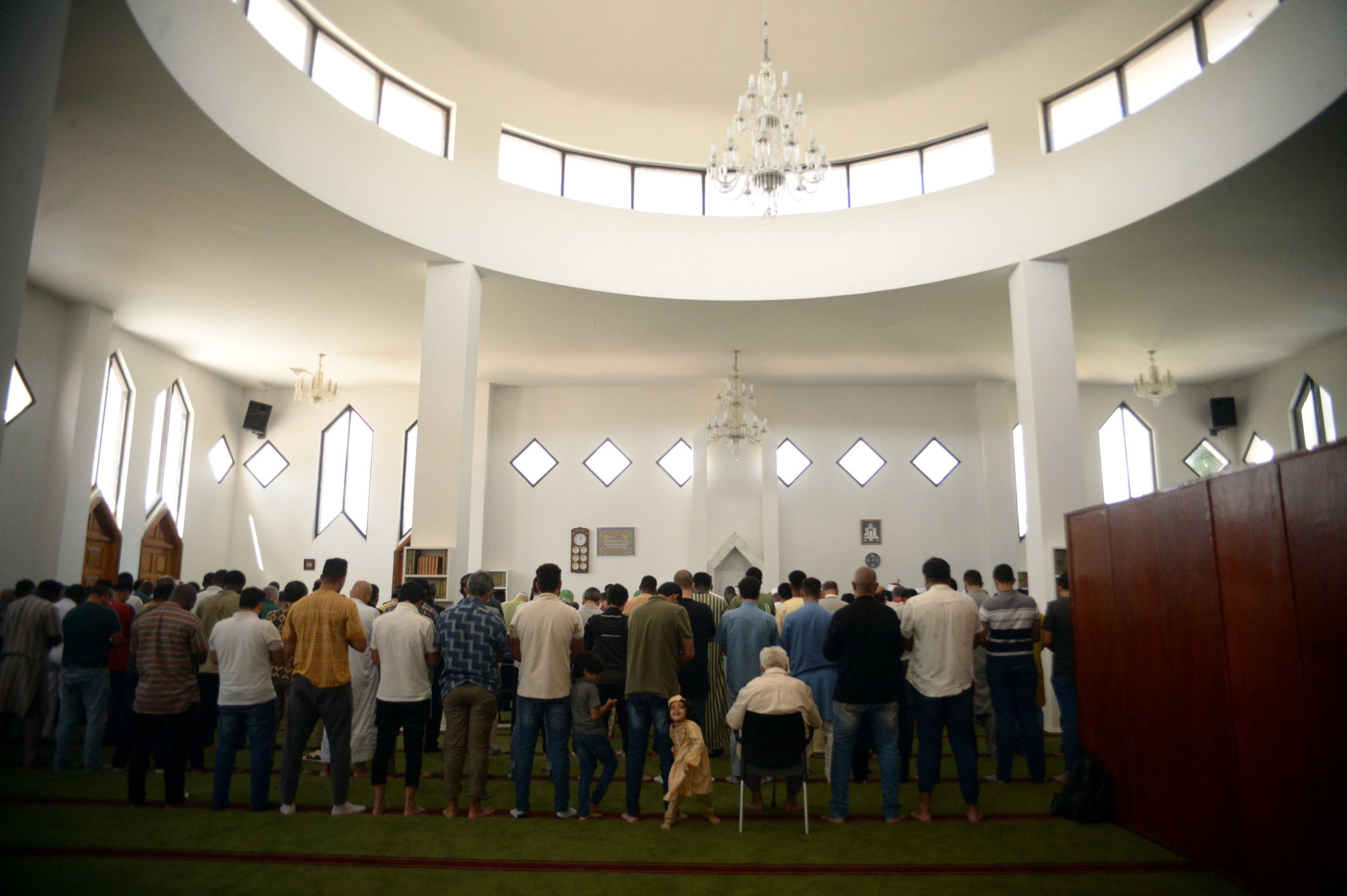 Como se Vestir para Visitar a Mesquita de Brasília