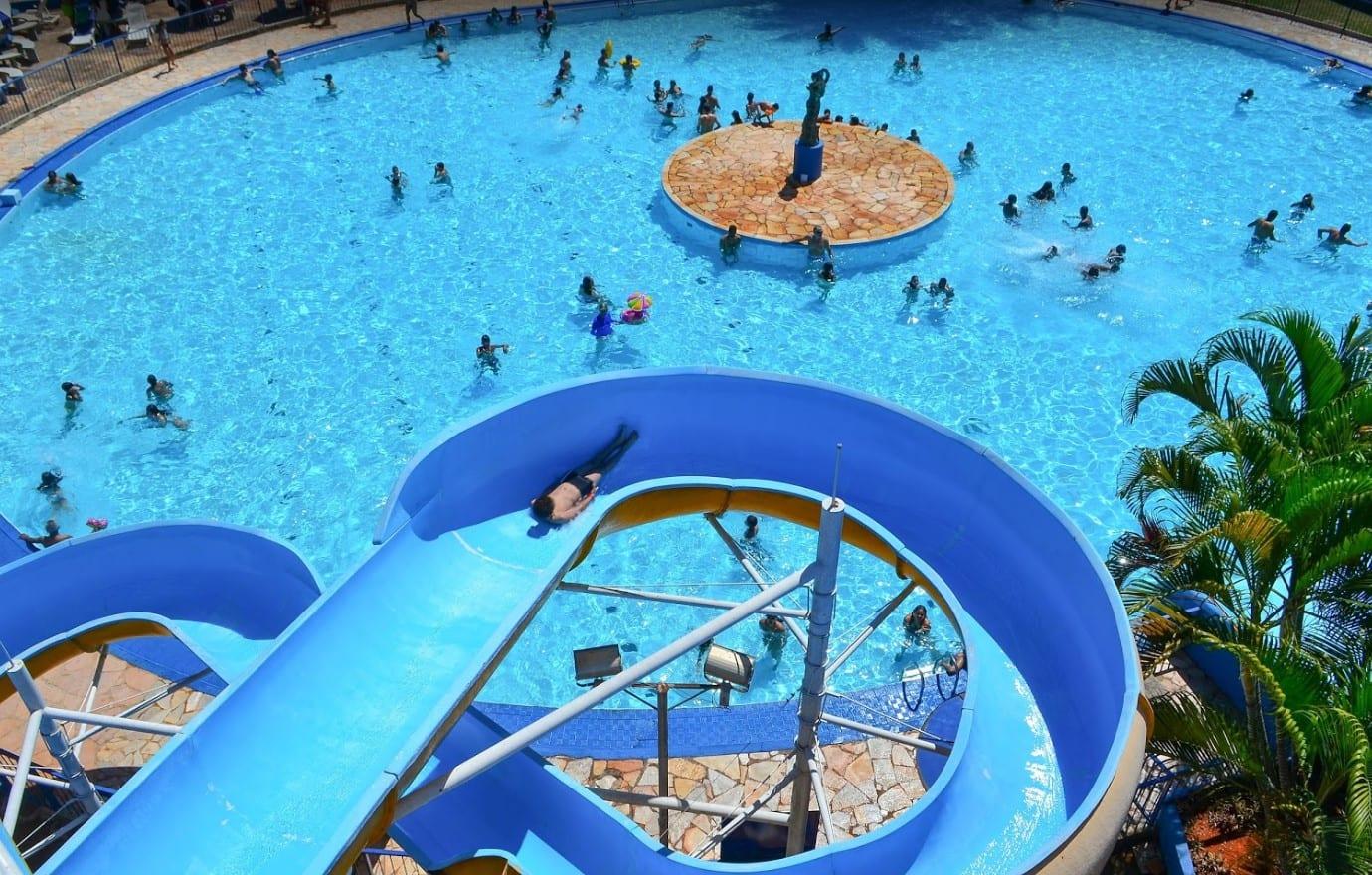 clubes em brasília para passar o dia