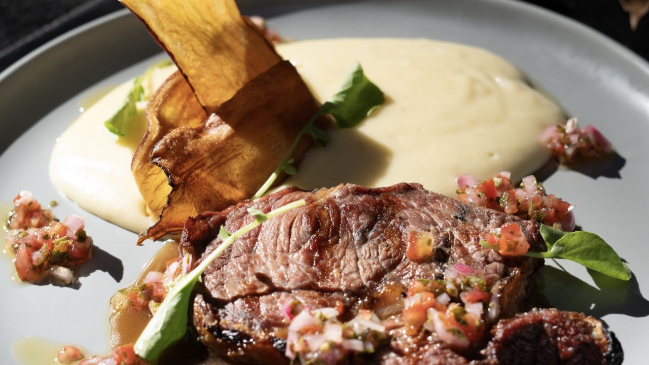 Sabores de Brasília: Um Mergulho nos Espetinhos da Capital