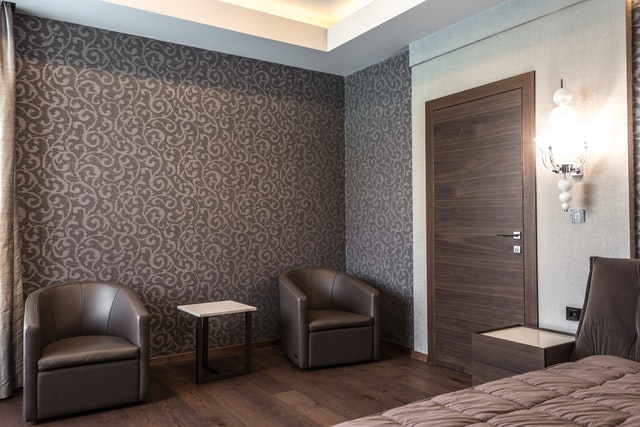 Como Escolher a Cola Certa para Papel de Parede