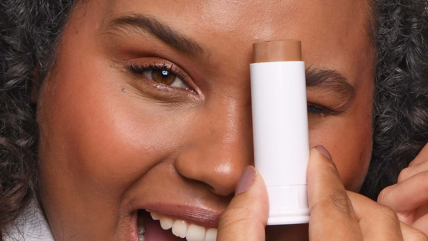 como aplicar protetor solar por cima da maquiagem