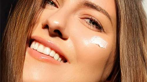 Rotina de Skincare: Como Integrar a Reaplicação do Protetor Solar no Dia a Dia