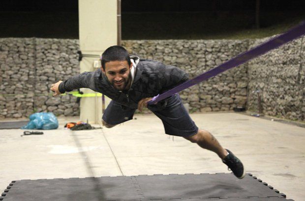 como caminhar na fita de slackline