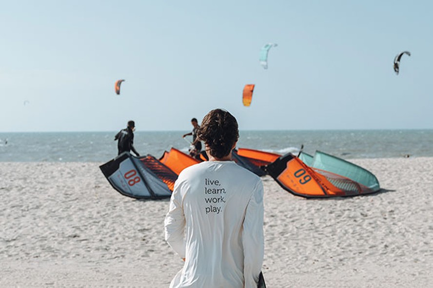 como controlar o kite na areia