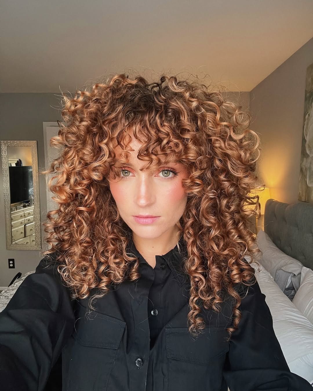 5 ideias de títulos:
1. O Guia Definitivo para Cabelos Cacheados Sem Frizz
2. Hidratação Poderosa: O Segredo para Dizer Adeus ao Frizz
3. Finalização Perfeita: Técnicas Anti-Frizz para Cachos Incríveis
4. Hábitos que Transformam: Como Evitar o Frizz no Dia a Dia
5. Frizz Zero: Dicas de Produtos e Cuidados Essenciais