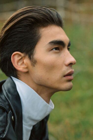 Dicas de styling para valorizar seu corte de cabelo volumoso