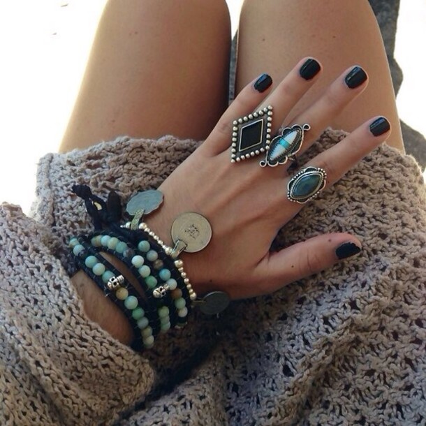 O Guia Definitivo para Evitar Anéis que Achatam Dedos Curtos