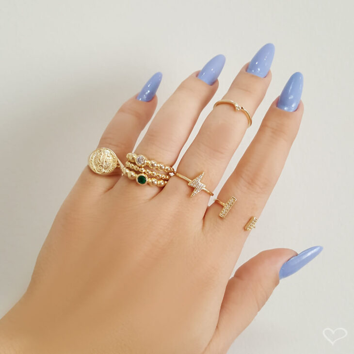 Aros Finos vs. Grossos: Qual o Melhor para Dedos Curtos?