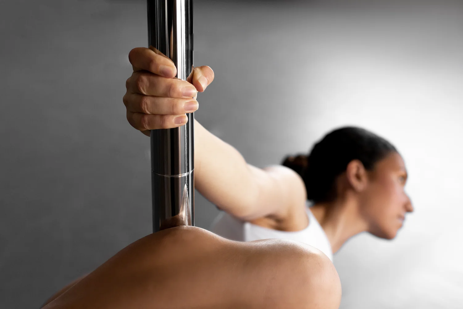 Como usar magnésio líquido no pole dance