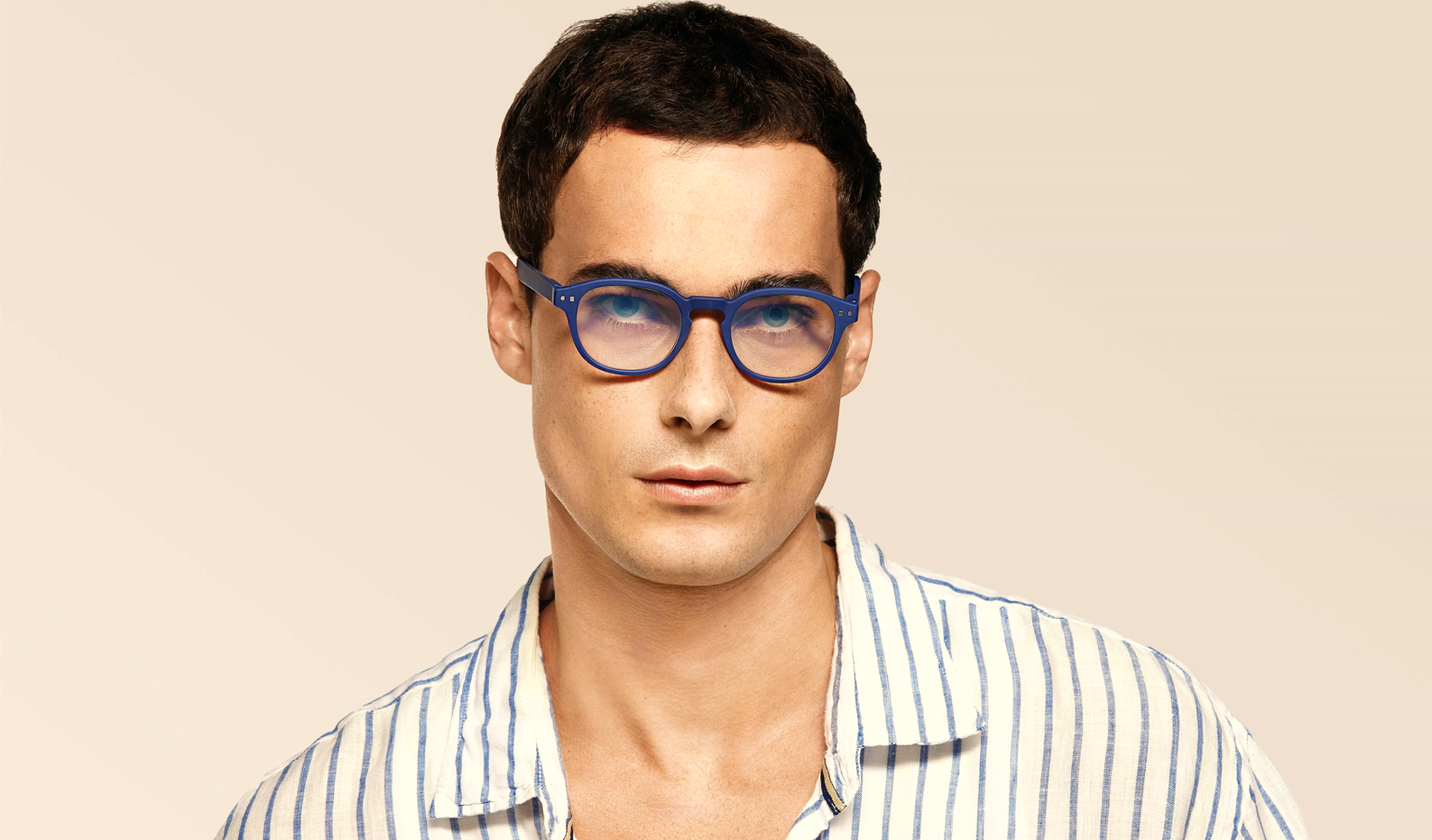 como escolher o óculos para rosto quadrado