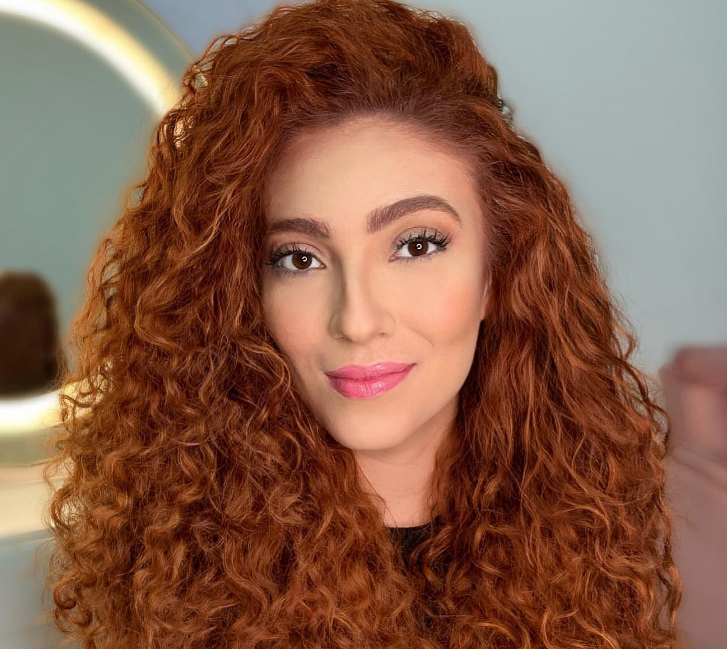 5 ideias de títulos:
1. Descubra o Ruivo Acobreado Perfeito para o Seu Tom de Pele
2. Guia Completo: Como Escolher o Ruivo Acobreado Ideal
3. Ruivo Acobreado: Dicas Essenciais Antes de Pintar o Cabelo
4. Os Segredos da Colometria para Atingir o Ruivo Acobreado dos Sonhos
5. Teste Virtual e Mecha: Garanta o Seu Ruivo Acobreado Sem Erro